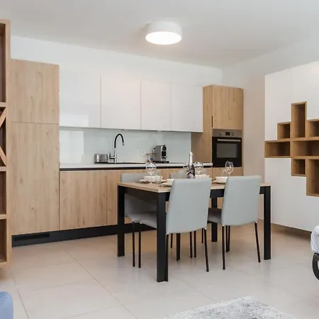 Julia Apartment